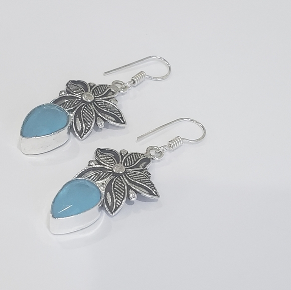 Chalcedony earrings, blue chalcedony flower earrings, 925 chalcedony earrings - Picture 6 of 11
